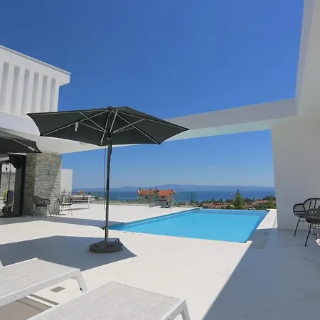 Villas Les Blancs - 6 Bedrooms, Private Pool, Panoramic View Chaniotis